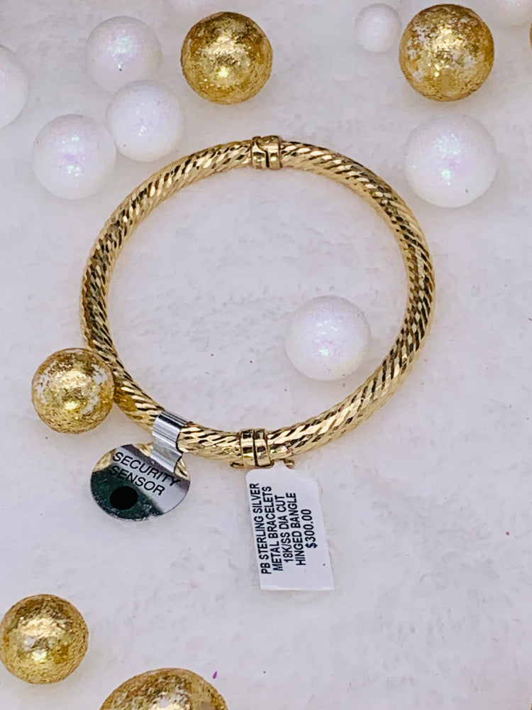 Giani Bernini: Texture Bangle Bracelet In 18k Gold Plated Startling Silver