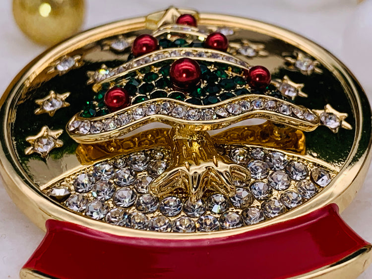 Beutiful Christmas Tree Inside Of A Snow Glove Pin, Holiday Pin