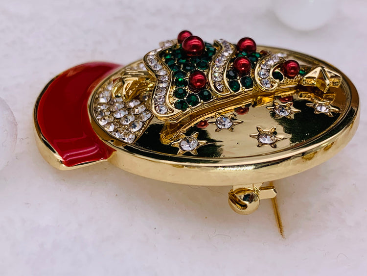 Beutiful Christmas Tree Inside Of A Snow Glove Pin, Holiday Pin