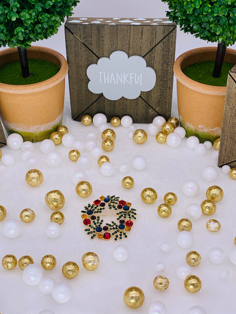 Holiday Christmas Wreath, Multicolore Crystal Pin