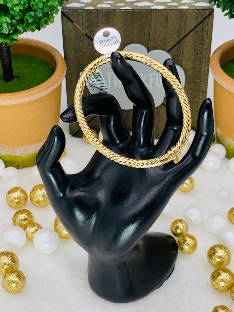 Giani Bernini: Texture Bangle Bracelet In 18k Gold Plated Startling Silver