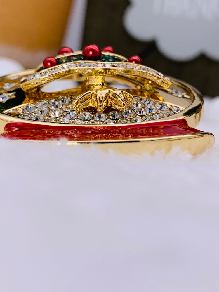 Beutiful Christmas Tree Inside Of A Snow Glove Pin, Holiday Pin