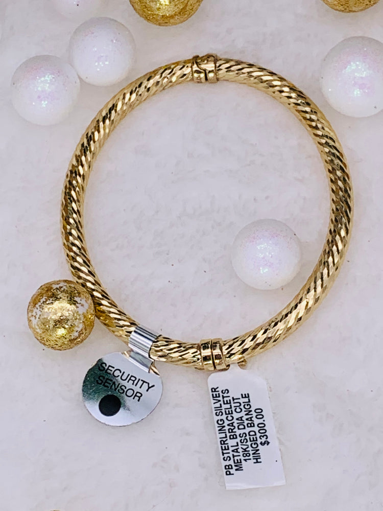 Giani Bernini: Texture Bangle Bracelet In 18k Gold Plated Startling Silver