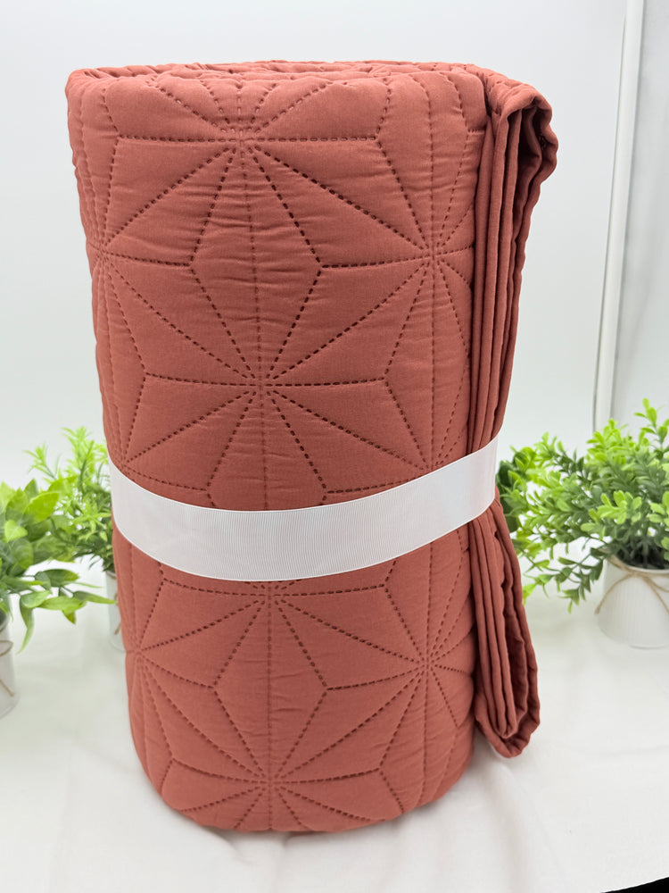 VCNY Home Kaleidoscope 3-Piece Quilt Set, Orange-Brown King