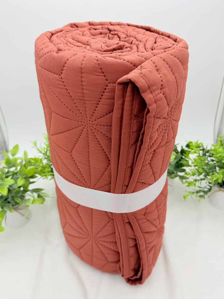VCNY Home Kaleidoscope 3-Piece Quilt Set, Orange-Brown King