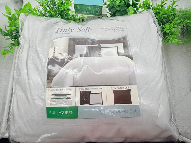 Truly Soft Everyday Hotel Border 7-Pc. Duvet Cover Set, Full/Queen