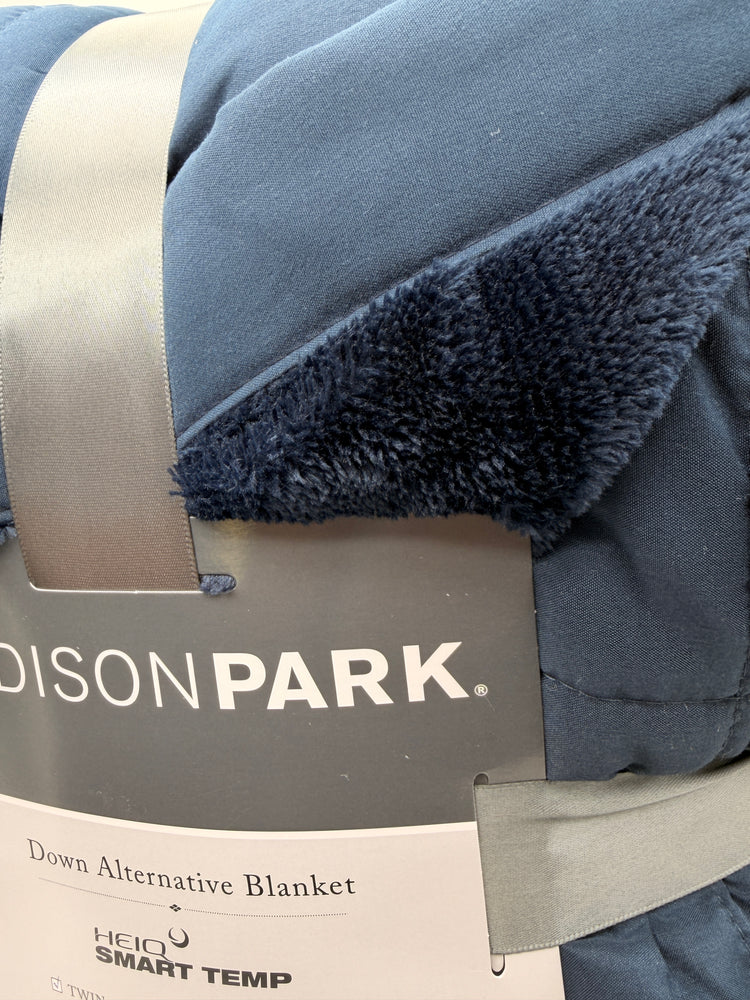 Madison Park Coleman Plush HeiQ Smart Temperature Down Alternative Blanket, Twin