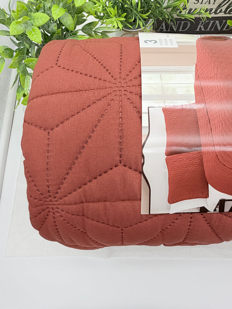 VCNY Home Kaleidoscope 3-Piece Quilt Set, Orange-Brown King