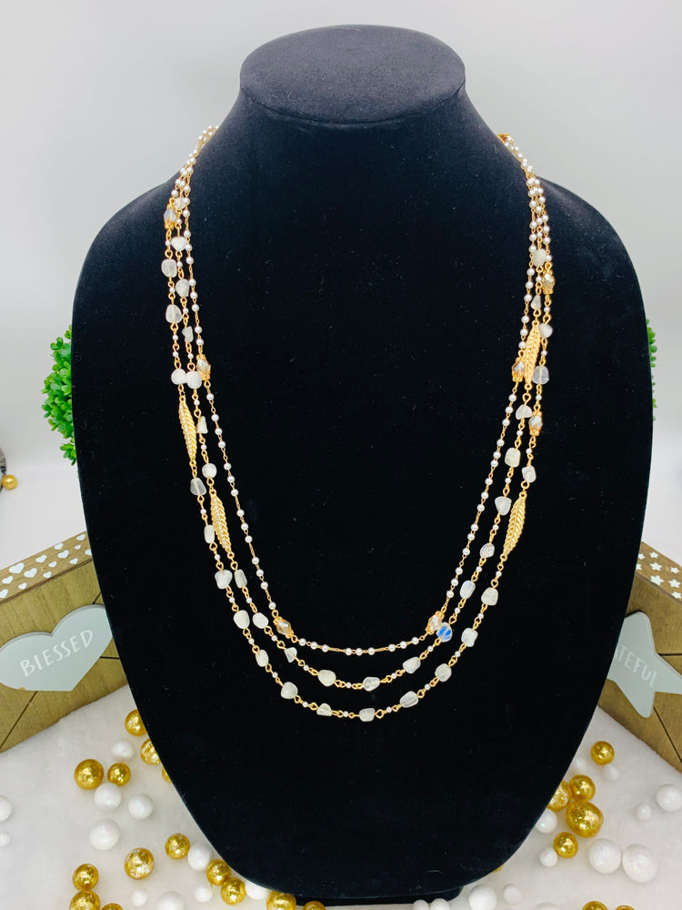 Collar de varias hileras de 30” con perlas de imitación y cristales dorados